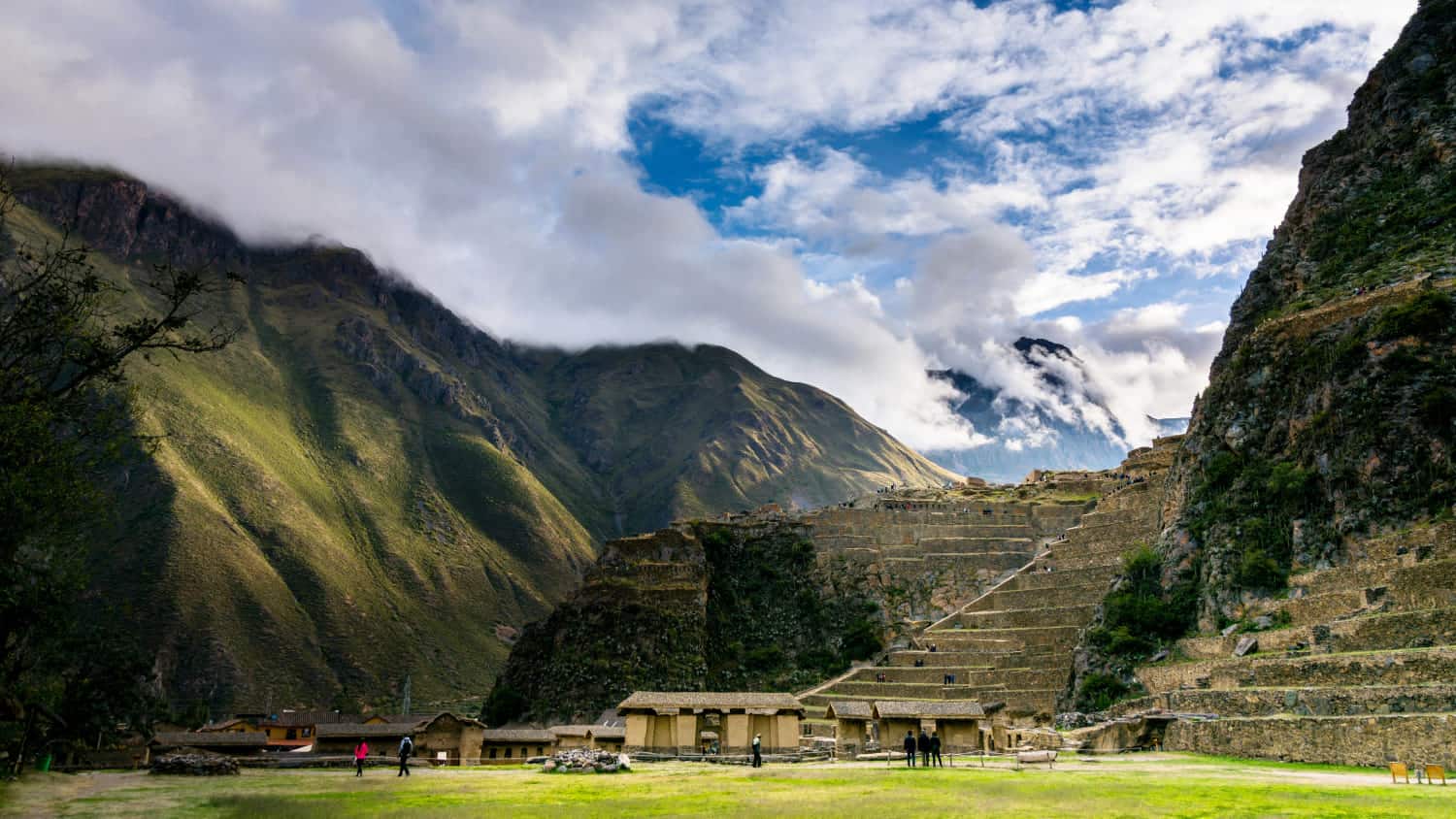 Valle Sagrado de los Incas – Aguas Calientes (Machupicchu).